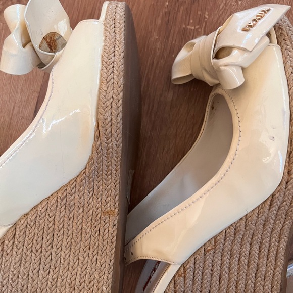 Prada patent leather wedges with bow detail, size 7.5 - Picture 13 of 14